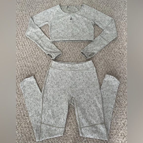 Gymshark Other - Gymshark Fleur Textured Marl Workout Set - Washed Khaki Marl Green